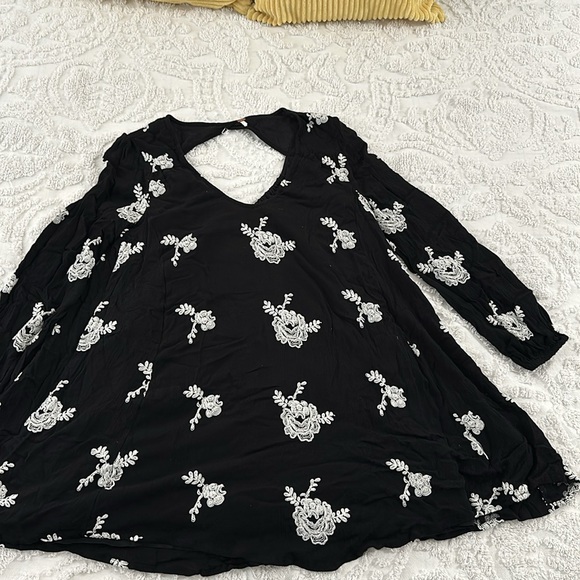 NWOT - FP Austin Emma embroidered swing Mini Dress - Black M - Picture 5 of 8